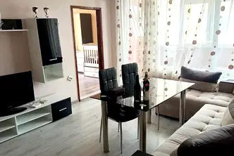 Тристаен апартамент с две тераси в Кайсиева градина, Варна