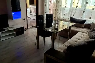 Тристаен апартамент в Кайсиева градина, Варна с тераса