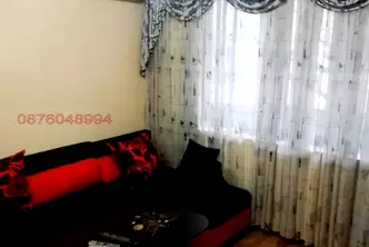 Двустаен апартамент с двор в Колхозен пазар, Варна