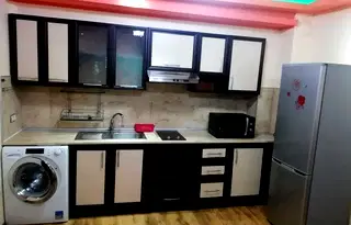 Двустаен апартамент с паркомясто в Колхозен пазар, Варна