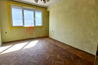 3-стаен апартамент в Колхозен пазар с две тераси във Варна