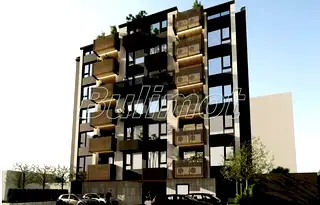 Тристаен апартамент с тераса в Колхозен пазар, Варна