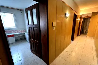 Тристаен апартамент в Колхозен пазар, Варна с функционално разпределение