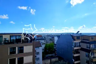 Тристаен апартамент с две тераси в Колхозен пазар, Варна