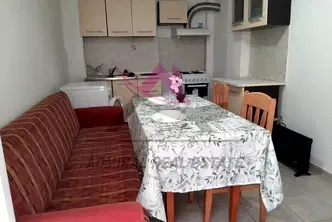 Двустаен апартамент на 3-ти етаж в Колхозен пазар, Варна