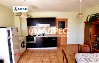 2-стаен апартамент в Колхозен пазар с тераса във Варна