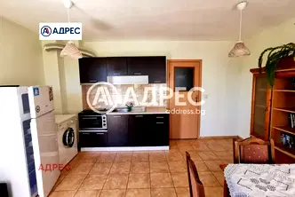 2-стаен апартамент в Колхозен пазар с тераса във Варна