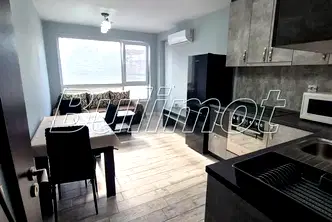 Двустаен апартамент с две тераси в Колхозен пазар, Варна