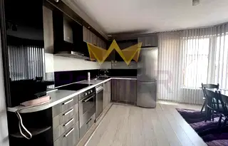 Тристаен апартамент с тераса в Колхозен пазар, Варна