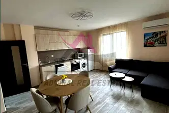 Тристаен апартамент с паркомясто в Конфуто, Варна