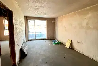 Двустаен апартамент в Левски 1, Варна с асансьор