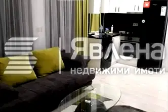 Двустаен апартамент с тераса в кв. Левски, Варна