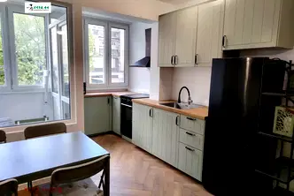 Двустаен апартамент в Левски с дневен тракт и балкон