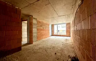 Тристаен апартамент с двор в Левски 1, Варна