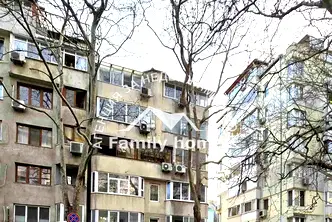 Тристаен апартамент с две тераси в Левски 1, Варна