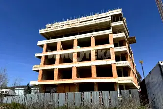 Тристаен апартамент с голяма тераса в Левски, Варна