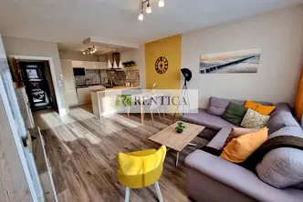 Луксозен 2-стаен апартамент с тераса в Левски 1, Варна