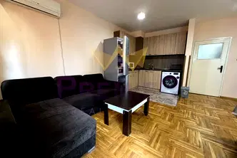 Двустаен апартамент в Левски, Варна с тераса