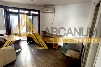 Двустаен апартамент в Левски 1 с тераса във Варна