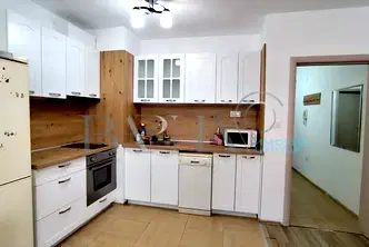 Двустаен апартамент с тераса в Левски 1, Варна