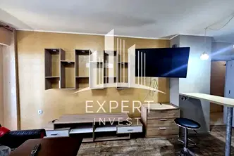 Тристаен апартамент на среден етаж в Левски 1, Варна