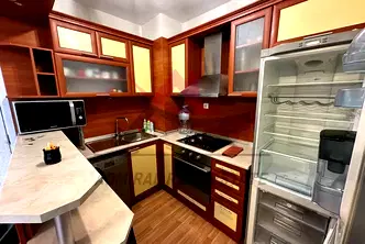 Тристаен апартамент в Левски с асансьор и удобна локация