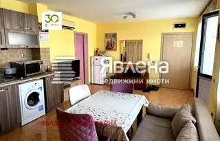 Двустайно жилище в Левски 2, Варна с тераса