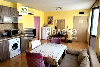 Двустайно жилище в Левски 2, Варна с тераса