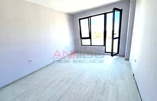 Двустаен апартамент с тераса в кв. Левски 2, Варна