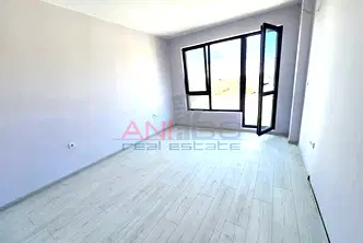 Двустаен апартамент с тераса в кв. Левски 2, Варна