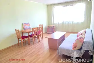 Двустаен апартамент в Левски 2, Варна с асансьор
