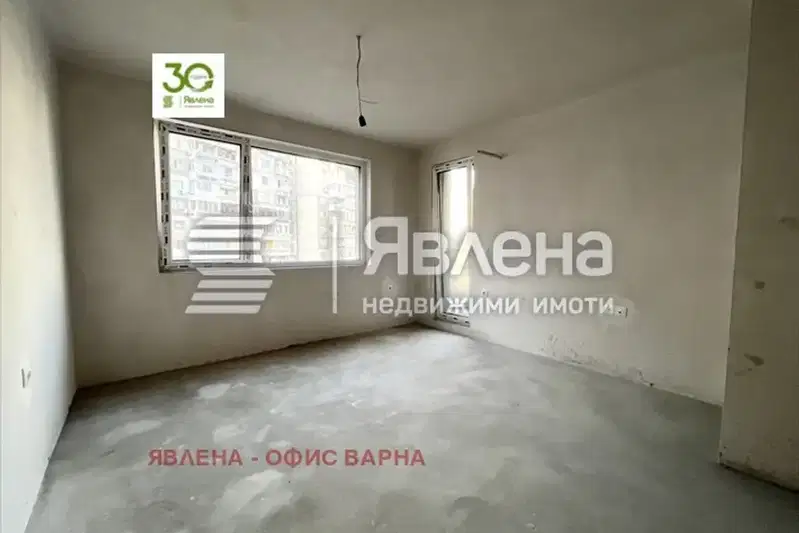 Двустаен апартамент във Варна, Лятно кино Тракия