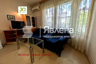Тристаен апартамент във Варна, Лятно кино Тракия