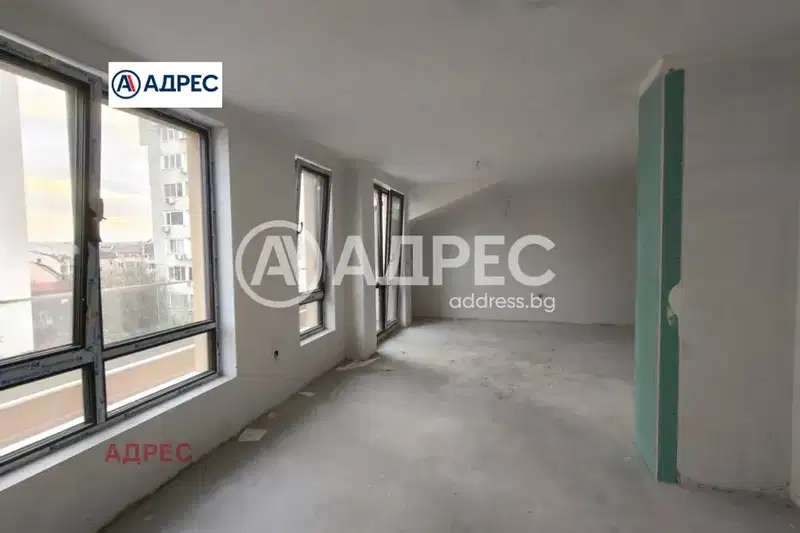 Многостаен апартамент във Варна, Лятно кино Тракия