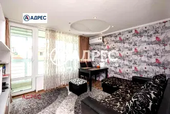 Тристаен апартамент с две тераси в Лятно кино Тракия, Варна