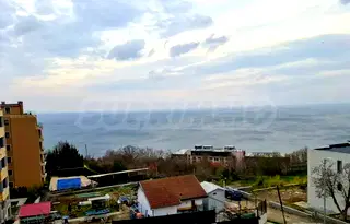 Двустаен апартамент с гледка море в м-т Ален мак, Варна