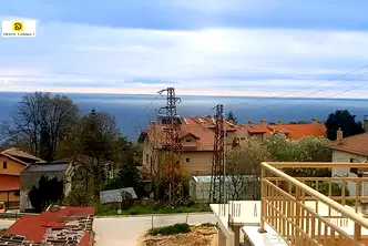 Тристаен апартамент с панорамна гледка към море в м-т Ален мак