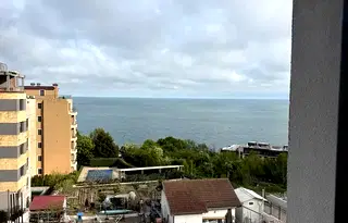 Тристаен апартамент с морска панорама в м-т Ален мак, Варна