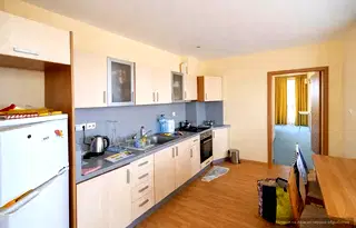 Тристаен апартамент в м-т Ален мак, Варна, 4-ти етаж