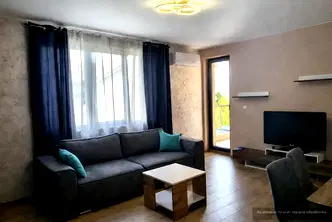 Тристаен апартамент в м-т Долна Трака, Варна, на втори етаж