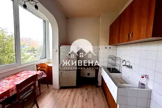 Тристаен апартамент във Варна, Младост 1