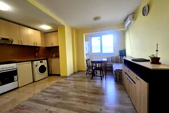 Двустаен апартамент с тераса в Младост 1, Варна