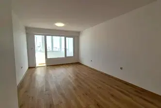 Двустаен апартамент с тераса в Младост 2, Варна