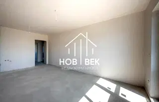 Тристаен апартамент в Младост 2, Варна с балкон