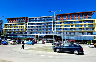 Просторен 3-стаен апартамент в Младост 2, Варна с тераса