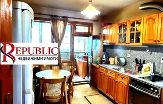 Тристаен апартамент с тераса до Окръжна болница във Варна