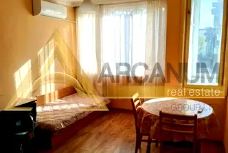 Двустаен апартамент във Варна, Окръжна болница-Генерали