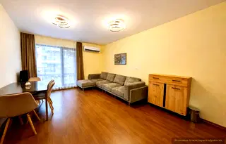 Тристаен апартамент в Окръжна болница, Варна, 4-ти етаж