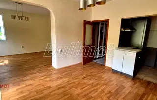 3-стаен апартамент с две тераси в район Окръжна болница, Варна