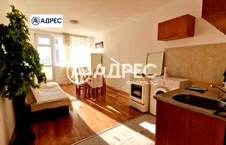Двустаен апартамент във Варна, Погреби